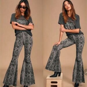 Free People Snake Print Size 26 Grey Just Float On Flares
